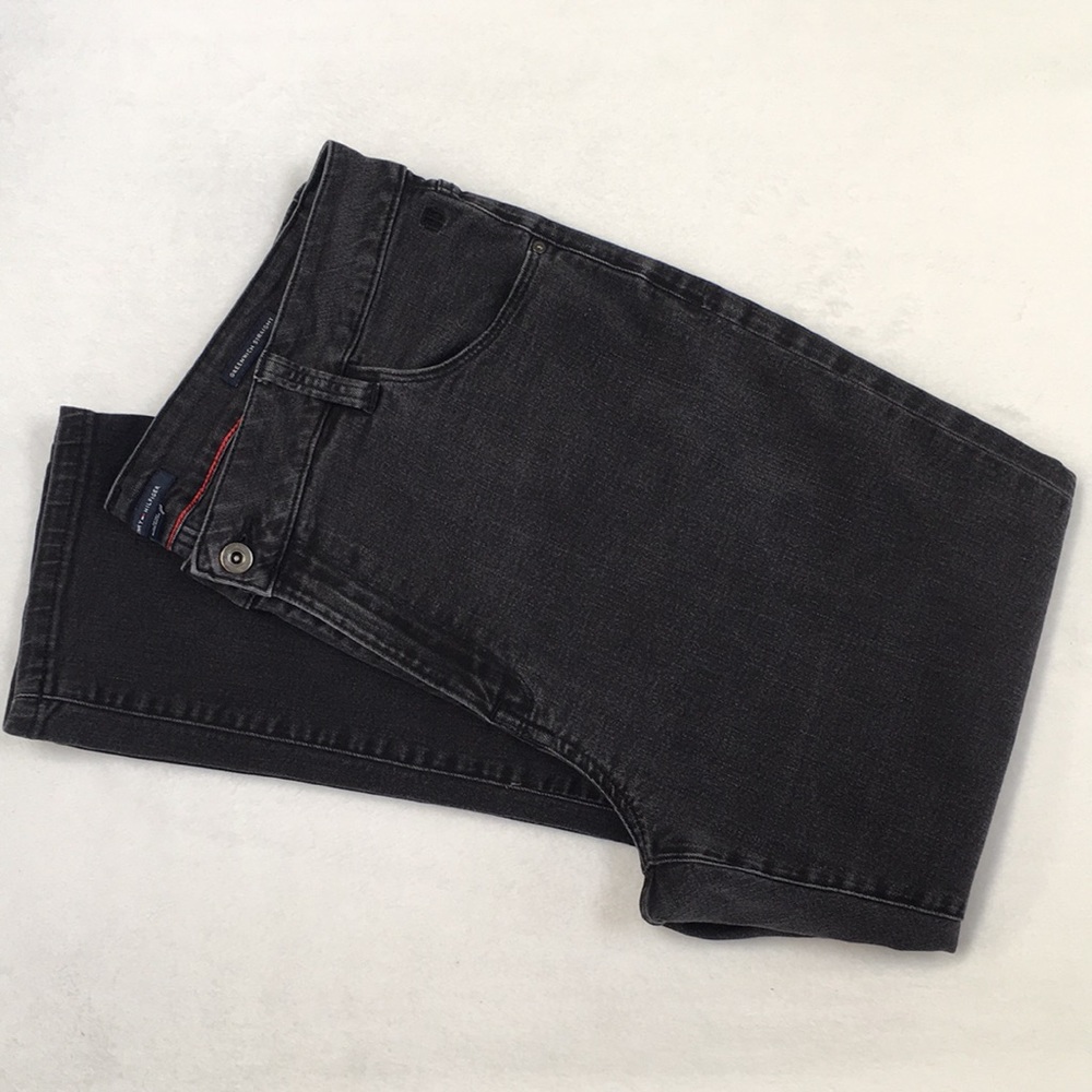 Tommy Hilfiger Women’s Black High Rise Greenwich Straight Jean. Size- 16W. GUC